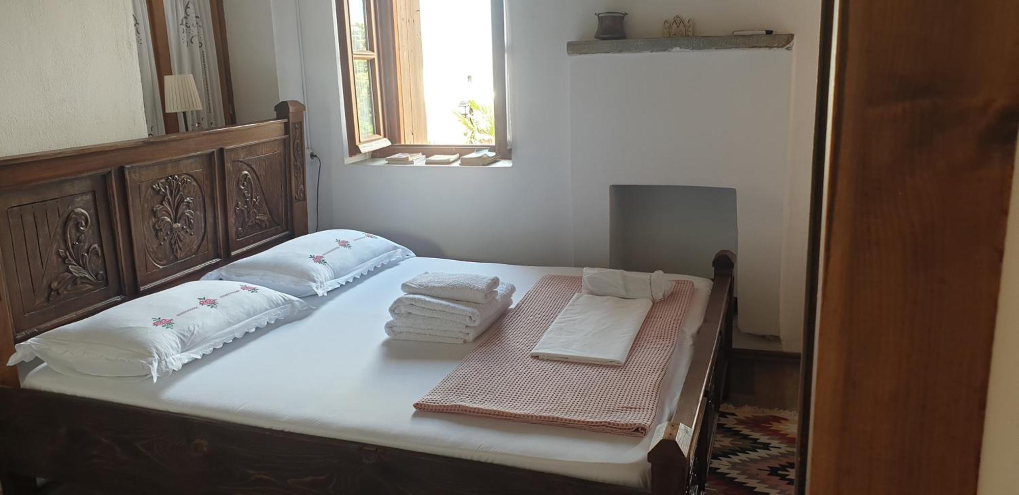 Silver Hill Guesthouse Gjirokastër Rum bild