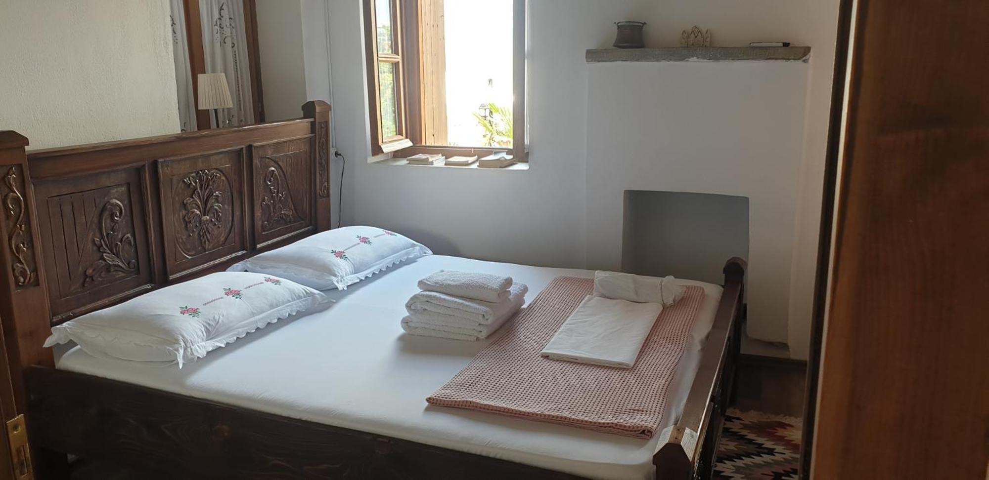Silver Hill Guesthouse Gjirokastër Rum bild