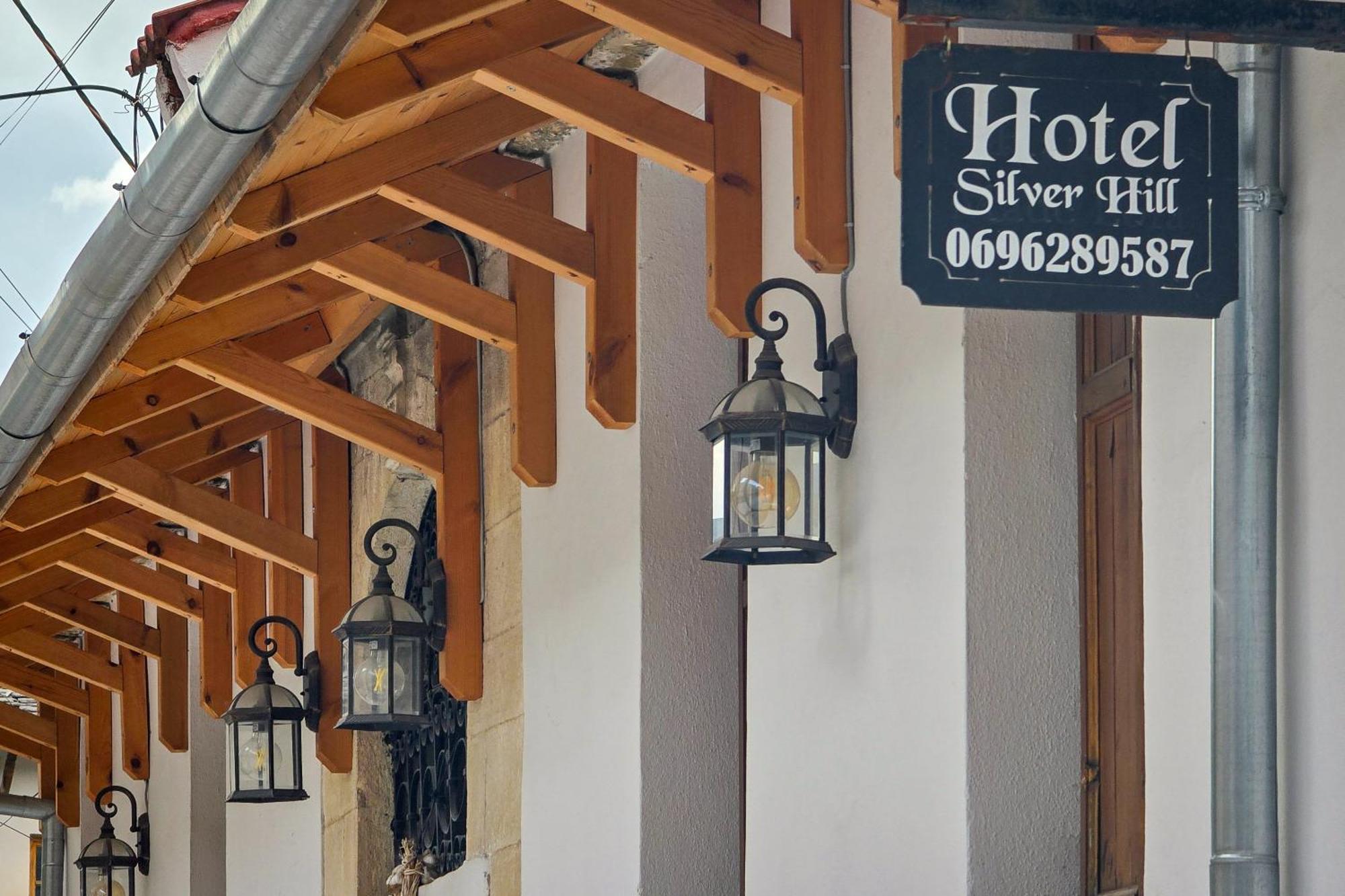 Silver Hill Guesthouse Gjirokastër Exteriör bild
