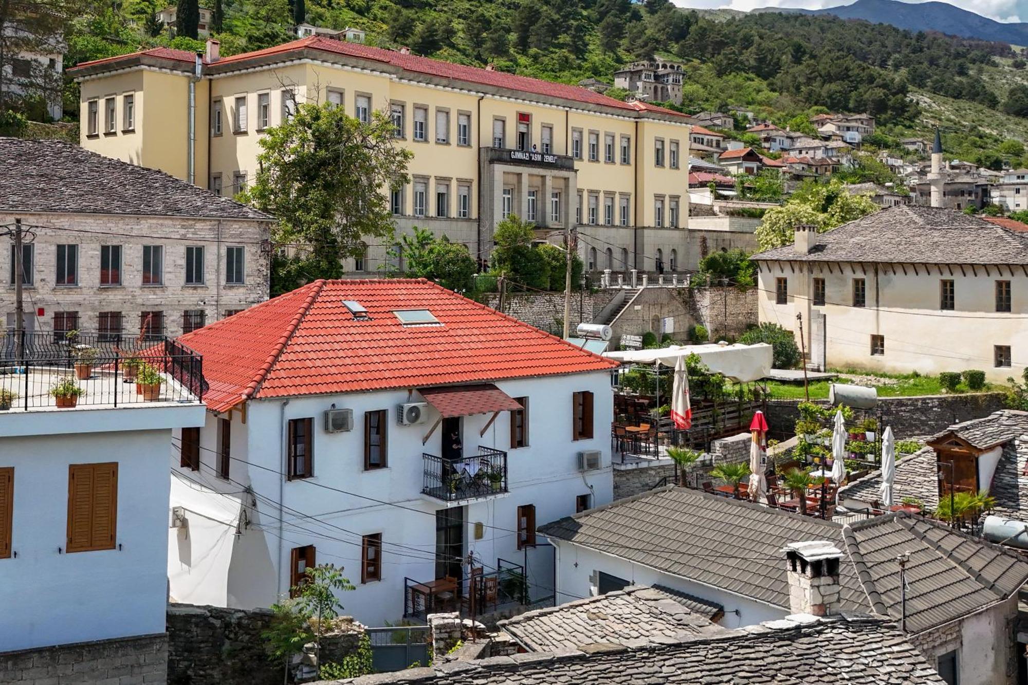 Silver Hill Guesthouse Gjirokastër Exteriör bild